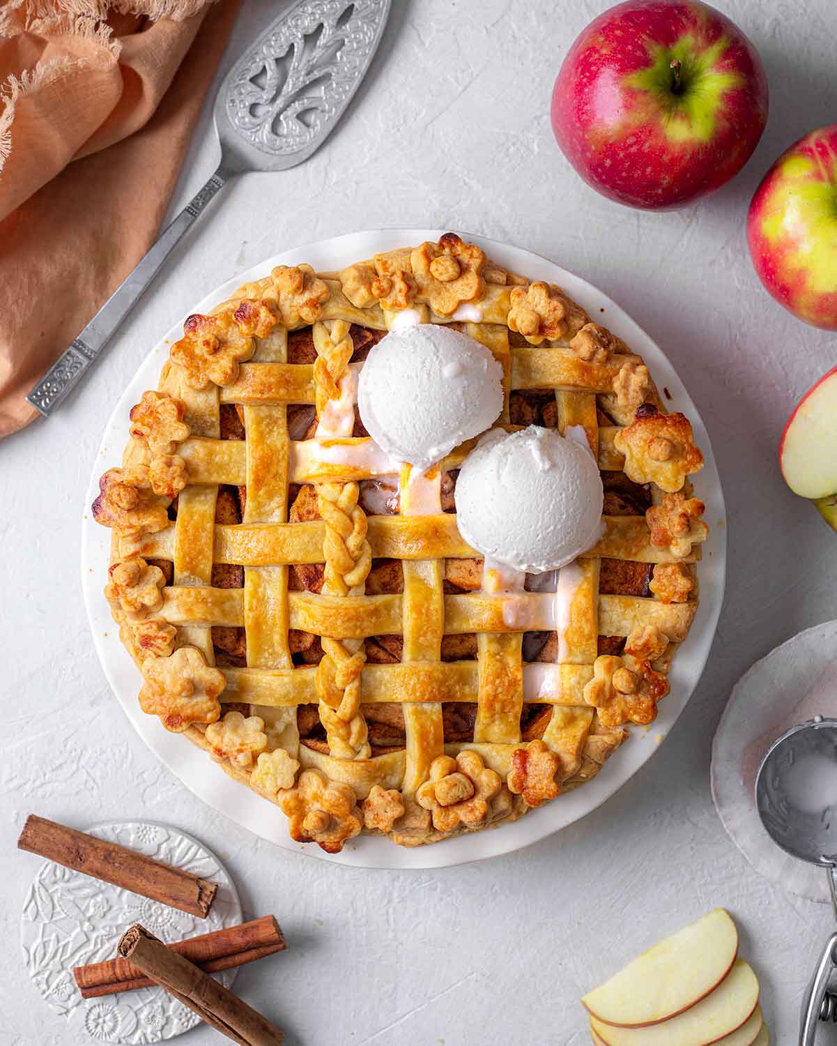 Pie de manzana dorado
